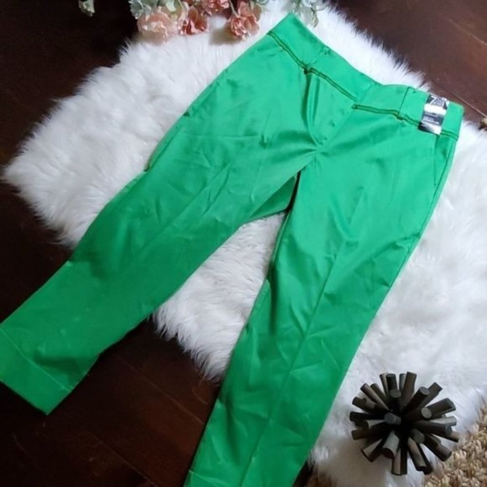 NWT NY & Co Cropped Trouser Pant Green Size 2  Pockets Casual Spring Easter